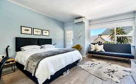 Cosy Studio, Work & Stay In Gardens
